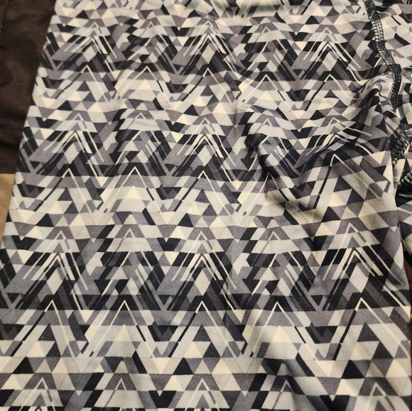 New w/tags Women's Large Active Capris - Picture 3 of 5